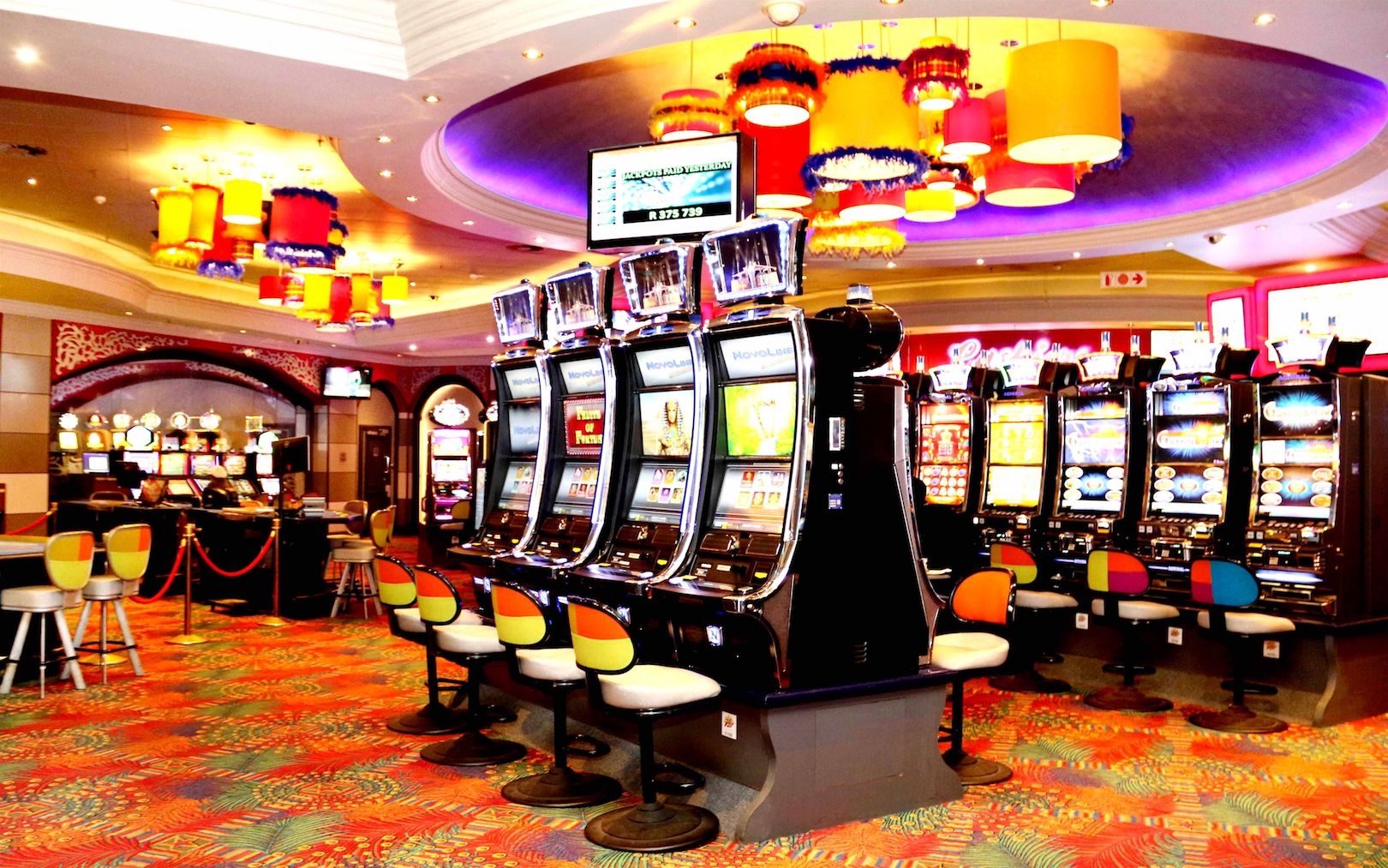 Slot Makinelerinde Üstünlük: Stratejik Yaklaşımlar ve Risk Yönetimi